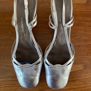 VINTAGE 70s Silver Sling Back Leather Pumps/Thomas Wallace Close Toes Pumps S 8